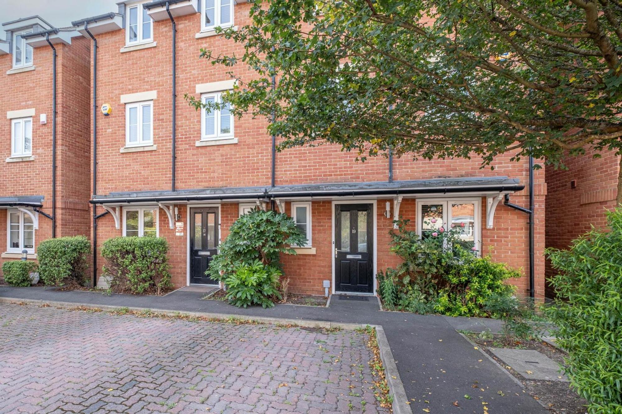 Foxherne 5Bdr 3Ba Serviced House With Parking - Slough By 360Stays Esterno foto