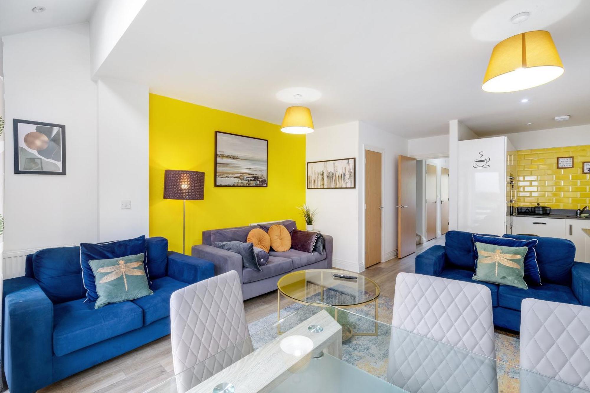 Foxherne 5Bdr 3Ba Serviced House With Parking - Slough By 360Stays Esterno foto
