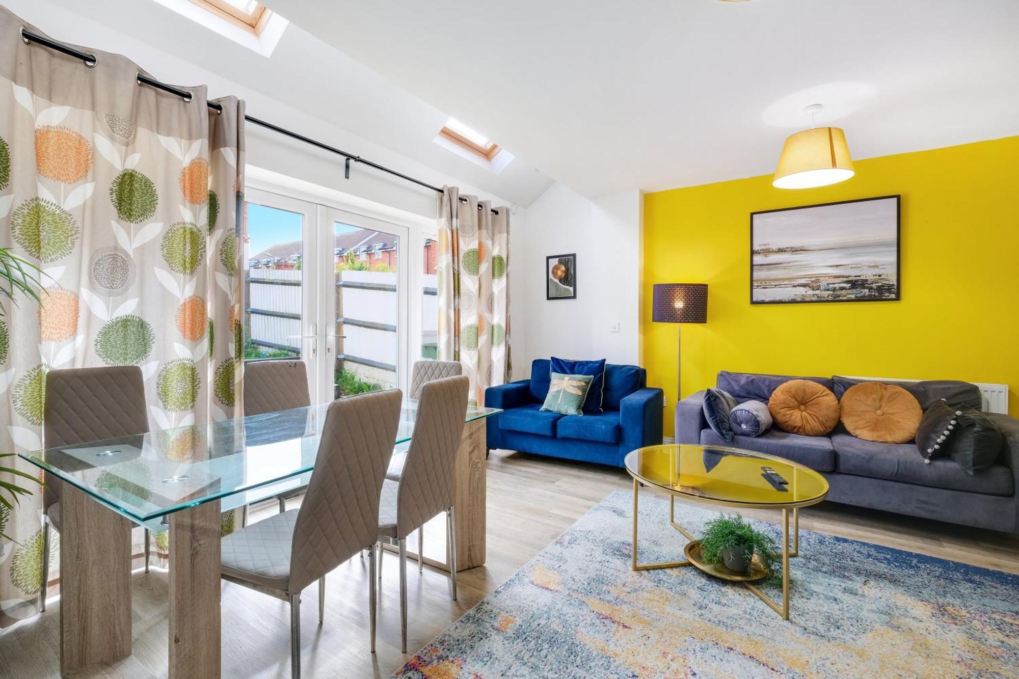 Foxherne 5Bdr 3Ba Serviced House With Parking - Slough By 360Stays Esterno foto