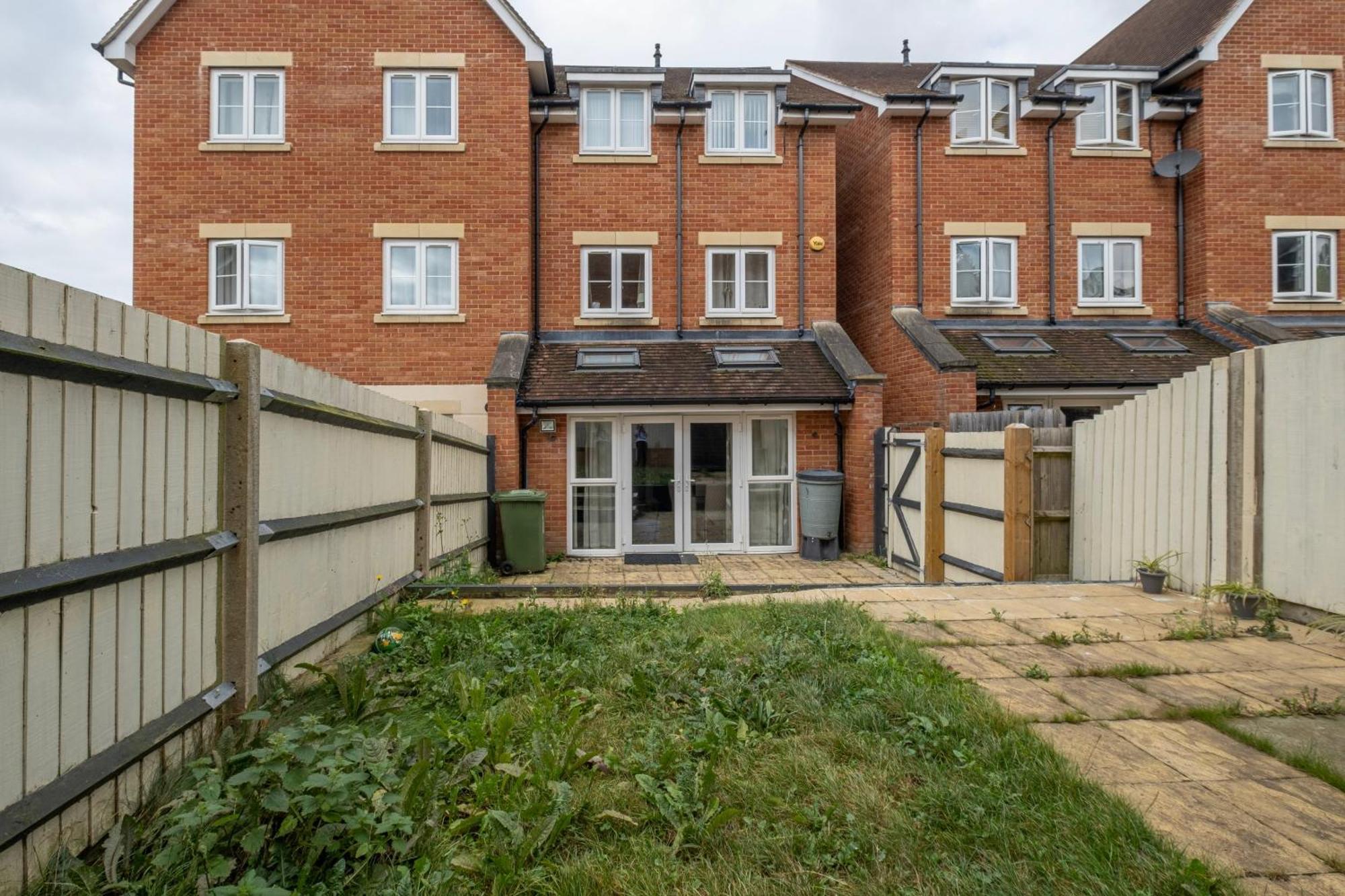 Foxherne 5Bdr 3Ba Serviced House With Parking - Slough By 360Stays Esterno foto